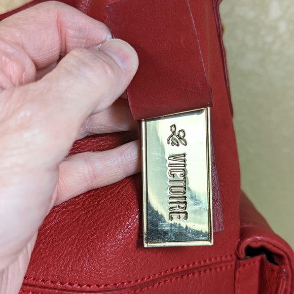 Pour La Victoire Red Pebbled Leather Hobo Shoulder Bag Large - Picture 10 of 14